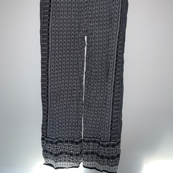 Black patterned flowy pants - Picture 2 of 4